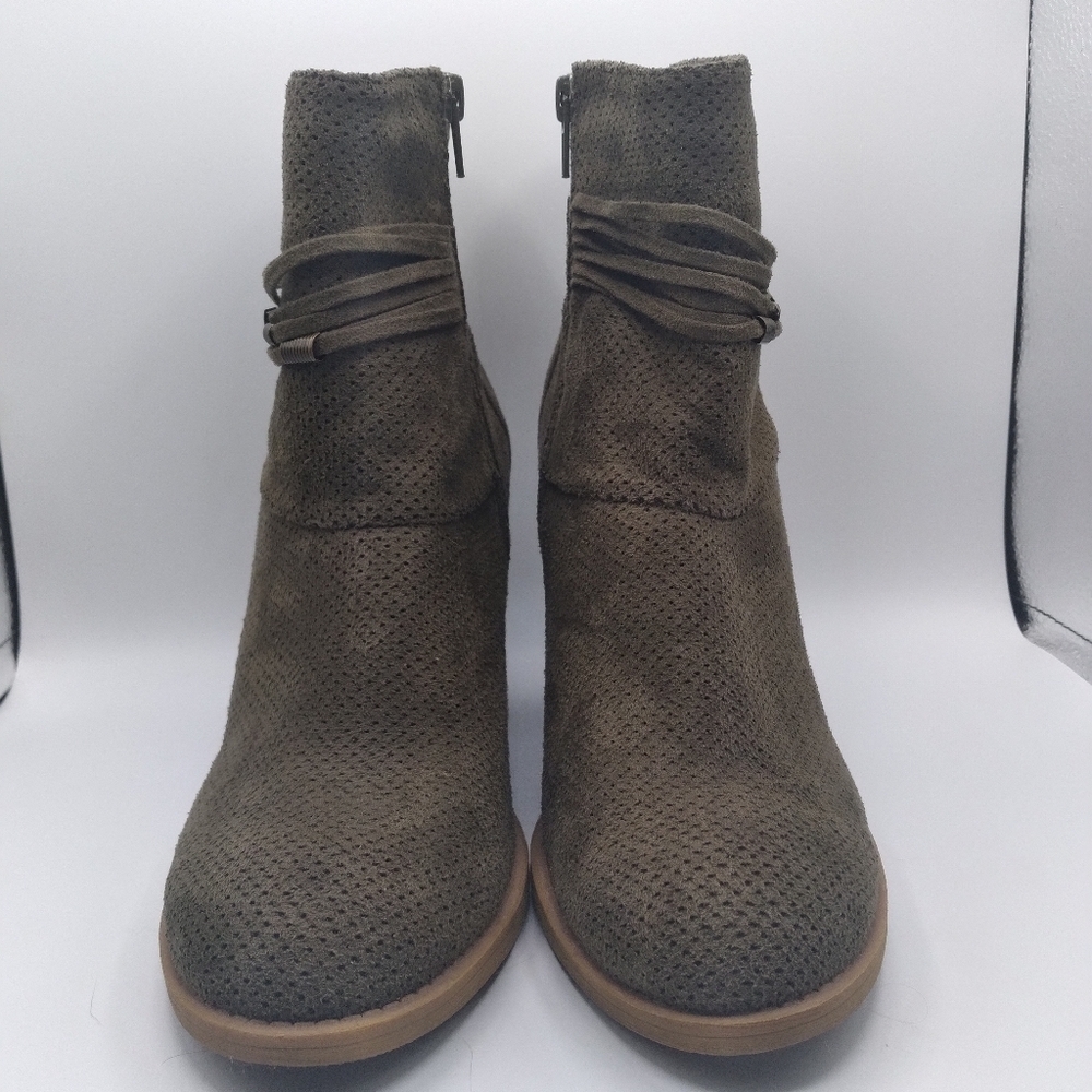 🎉SALE Soda  Green faux suede boots - Picture 6 of 9